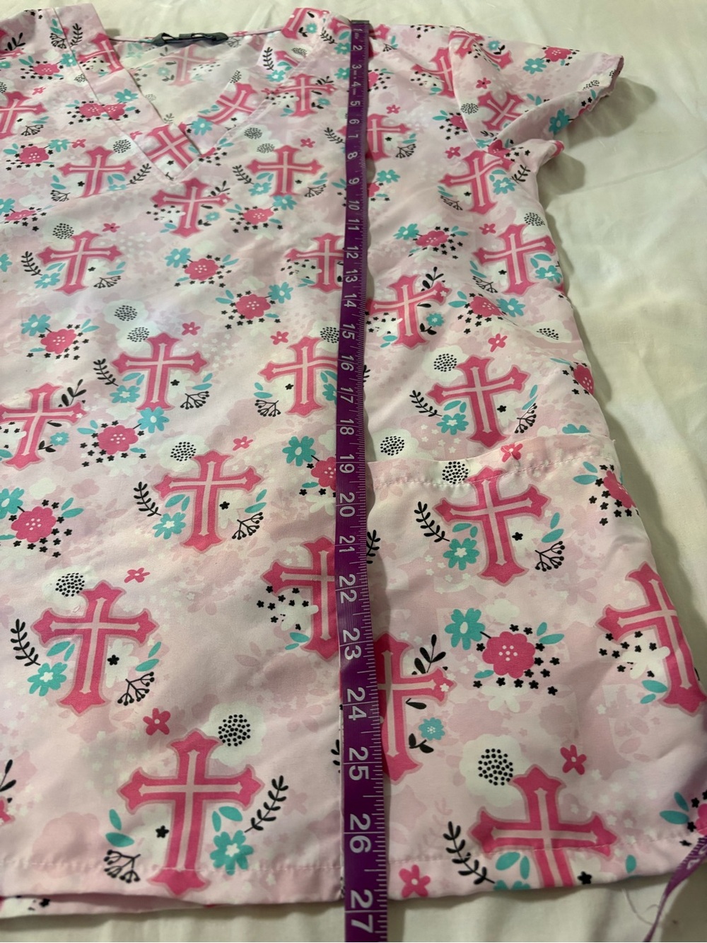 Wear For Care Pink Cross Scrub Top Size Small | V-Neck Medical Uniform | Nurse - Picture 7 of 7
